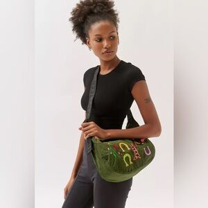 BAGGU Jessica Williams medium crescent